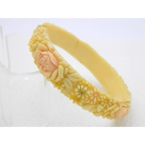 Carved Celluloid Rose Daisy Pastel Floral Flower Pattern Bangle Bracelet - Picture 2 of 3